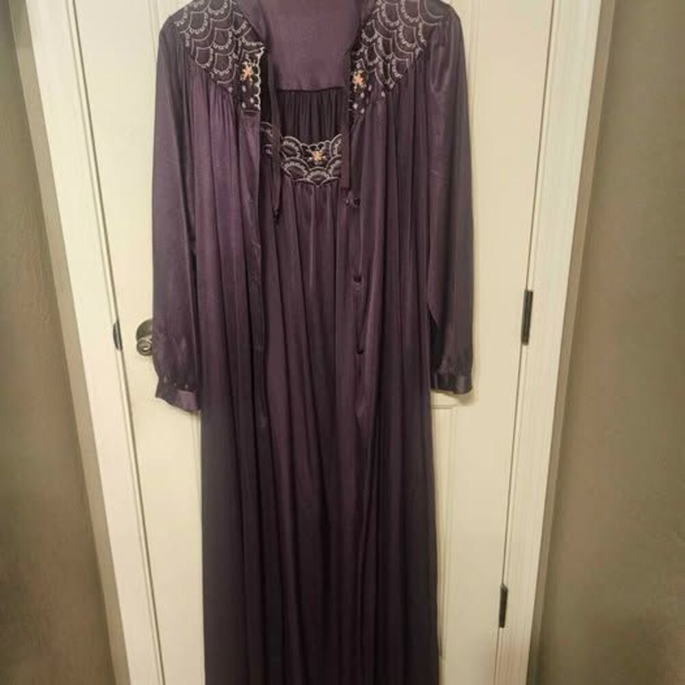 Vintage Vassarette Purple Nightgown and Robe Set Size Large